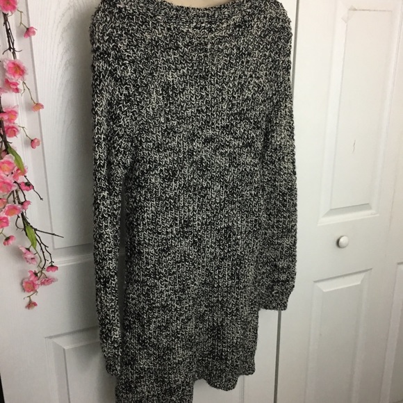 H&M Sweater Dress - Picture 4 of 6